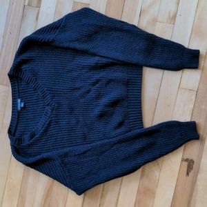 Crop top v neck sweater
